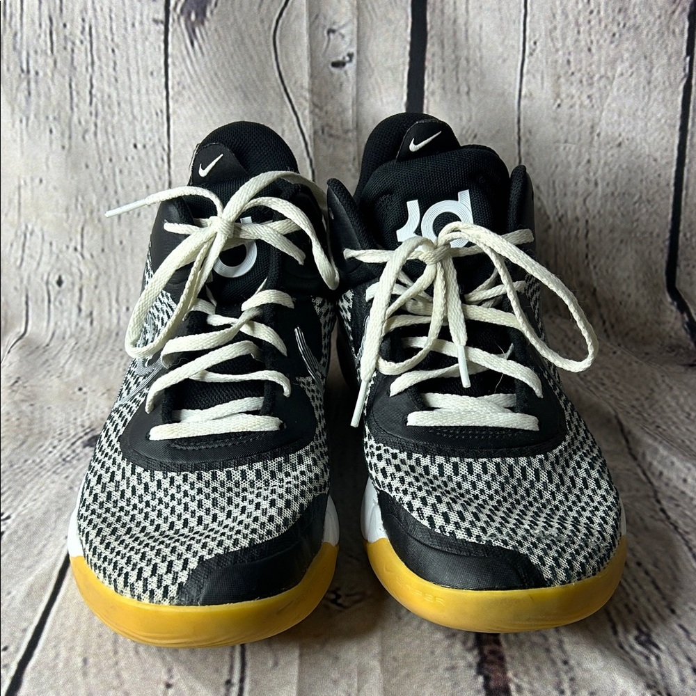 Nike KD Trey 5IX basketball shoes size 9.5